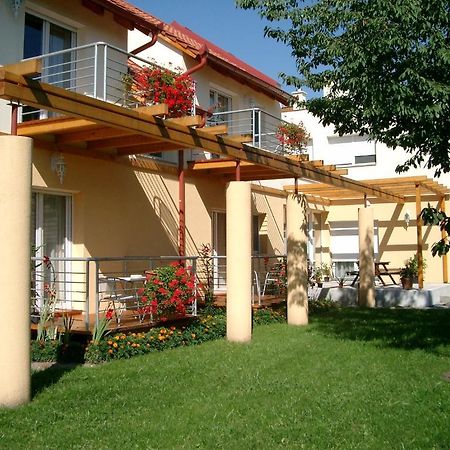 Luca Apartments Залакарос Екстериор снимка